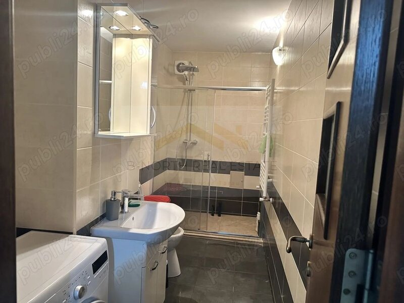 Bulevardul Unirii, apartament 2 camere de inchiriat, 3 balcoane, bloc Zepter.